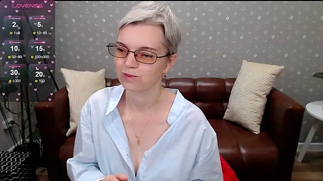 Cutie Erikaa1 online show from October 13, 2:33 am