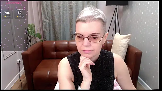 Cutie Erikaa1 online show from November 18, 2:17 am