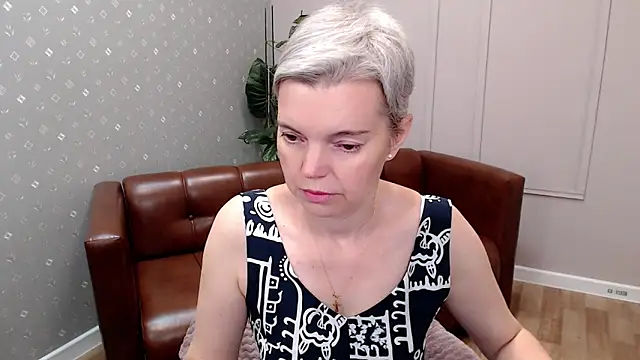 Cutie Erikaa1 online show from February 7, 2:26 am