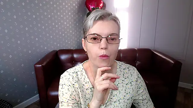 Cutie Erikaa1 online show from April 24, 2:14 am