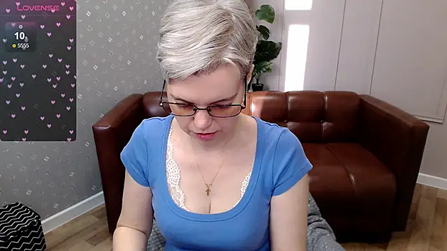 Cutie Erikaa1 online show from May 1, 2:16 am