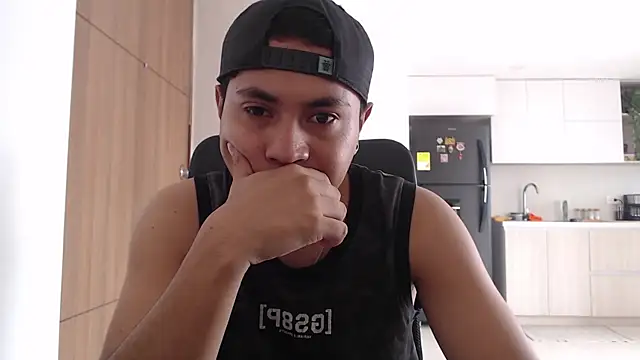 Snapshot of deyzl chatting on April 8, 8:53 pm deyzl online show from April 8, 8:53 pm