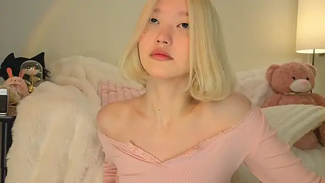 Snapshot of milli_sun_ chatting on May 24, 5:23 am milli sun online show from May 24, 5:23 am