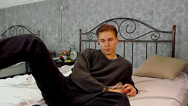 Snapshot of Marcus_Swampov chatting on December 2, 3:25 pm Marcus Swampov online show from December 2, 3:25 pm