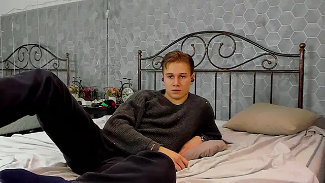 Snapshot of Marcus_Swampov chatting on December 2, 6:32 pm Marcus Swampov online show from December 2, 6:32 pm