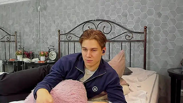 Snapshot of Marcus_Swampov chatting on December 13, 11:55 am Marcus Swampov online show from December 13, 11:55 am