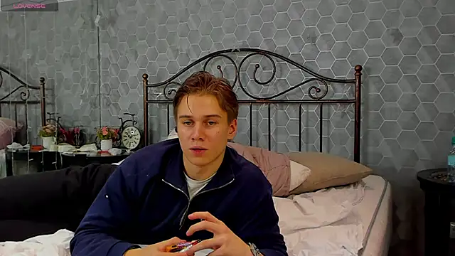 Snapshot of Marcus_Swampov chatting on December 15, 5:10 pm Marcus Swampov online show from December 15, 5:10 pm