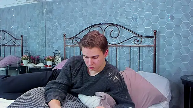 Snapshot of Marcus_Swampov chatting on December 20, 10:49 am Marcus Swampov online show from December 20, 10:49 am