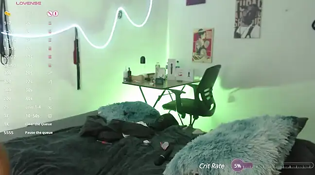 Snapshot of katianzayn chatting on December 19, 2:34 am katianzayn online show from December 19, 2:34 am