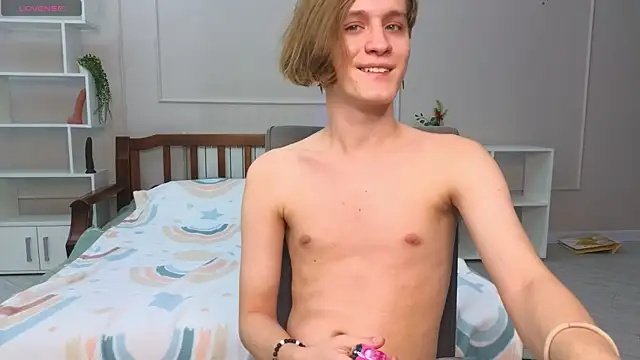 Snapshot of nikompell chatting on January 1, 1:47 am nikompell online show from January 1, 1:47 am