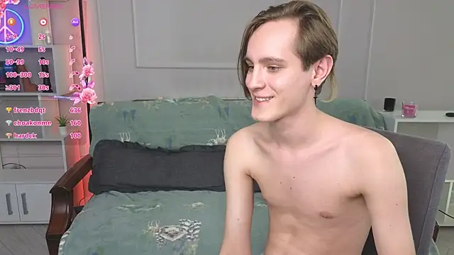 Snapshot of nikompell chatting on January 12, 3:17 am nikompell online show from January 12, 3:17 am