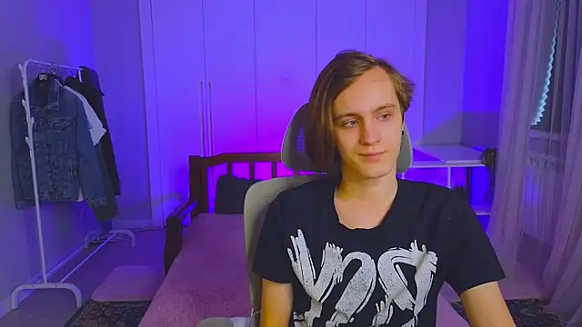 Snapshot of nikompell chatting on February 27, 4:31 am nikompell online show from February 27, 4:31 am