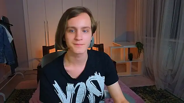 Snapshot of nikompell chatting on March 11, 10:31 pm nikompell online show from March 11, 10:31 pm