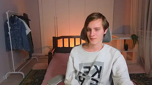 Snapshot of nikompell chatting on March 14, 6:50 pm nikompell online show from March 14, 6:50 pm