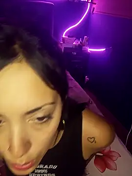 Snapshot of shishiii_11 chatting on March 4, 4:38 am shishiii 11 online show from March 4, 4:38 am