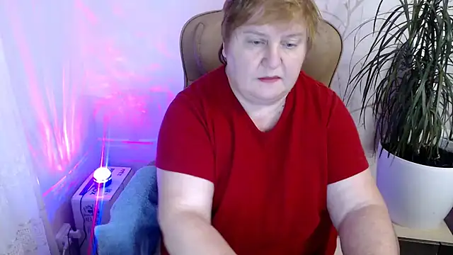 Snapshot of Limonka-Fire chatting on December 3, 7:00 pm Limonka-Fire online show from December 3, 7:00 pm