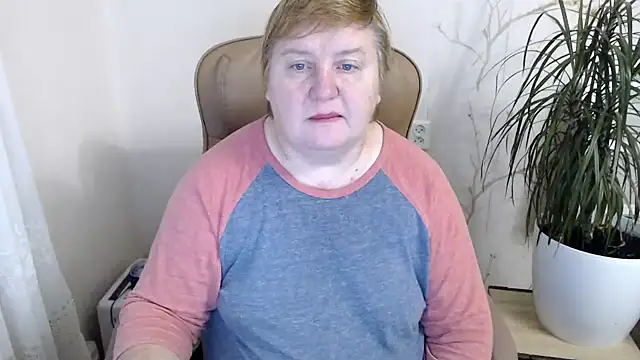 Snapshot of Limonka-Fire chatting on December 4, 7:28 am Limonka-Fire online show from December 4, 7:28 am