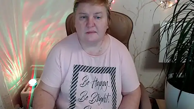 Snapshot of Limonka-Fire chatting on December 6, 8:51 pm Limonka-Fire online show from December 6, 8:51 pm