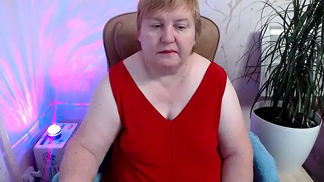 Snapshot of Limonka-Fire chatting on December 8, 9:02 am Limonka-Fire online show from December 8, 9:02 am