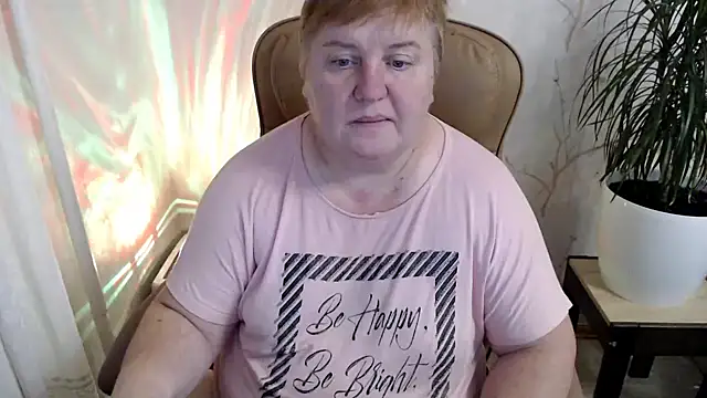 Snapshot of Limonka-Fire chatting on January 3, 8:43 pm Limonka-Fire online show from January 3, 8:43 pm