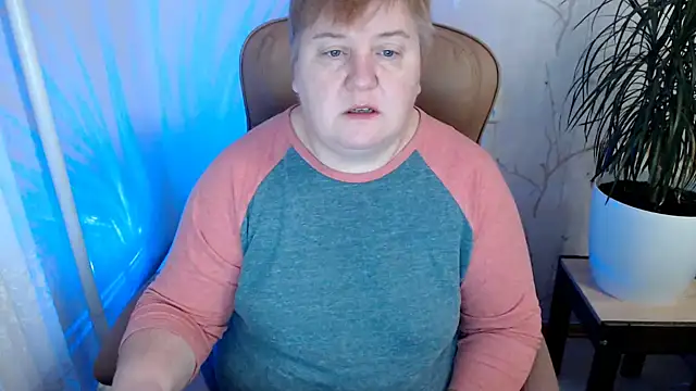 Snapshot of Limonka-Fire chatting on January 5, 9:37 am Limonka-Fire online show from January 5, 9:37 am