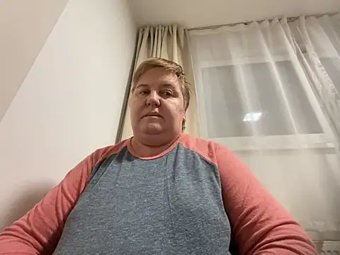 Snapshot of Limonka-Fire chatting on February 8, 7:38 pm Limonka-Fire online show from February 8, 7:38 pm
