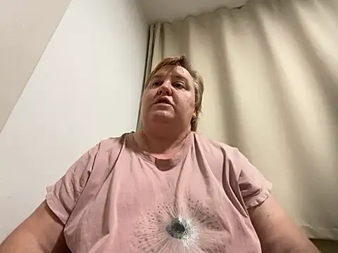 Snapshot of Limonka-Fire chatting on February 9, 5:01 pm Limonka-Fire online show from February 9, 5:01 pm