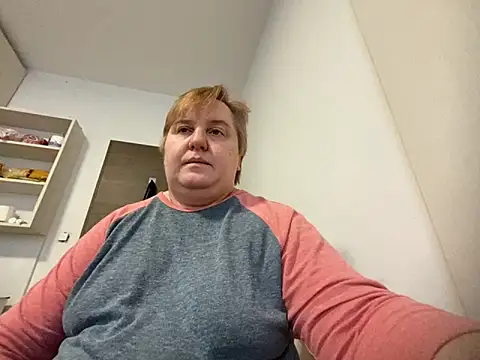 Snapshot of Limonka-Fire chatting on February 12, 6:19 pm Limonka-Fire online show from February 12, 6:19 pm