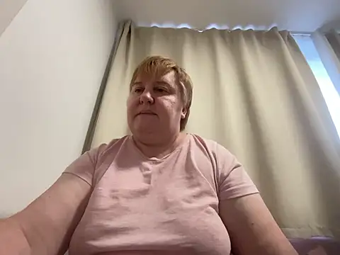 Snapshot of Limonka-Fire chatting on February 16, 2:10 pm Limonka-Fire online show from February 16, 2:10 pm