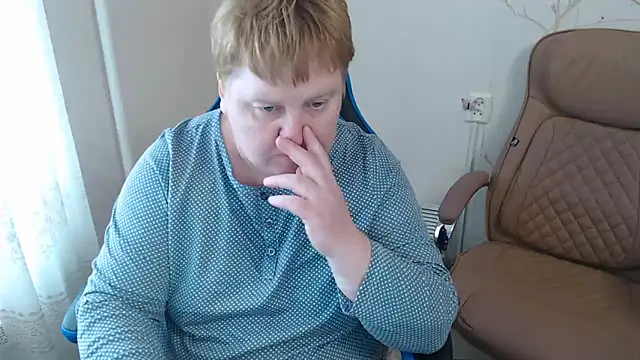 Snapshot of Limonka-Fire chatting on May 12, 8:22 am Limonka-Fire online show from May 12, 8:22 am