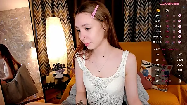 Snapshot of MilliBrown_ chatting on May 7, 8:31 am MilliBrown online show from May 7, 8:31 am