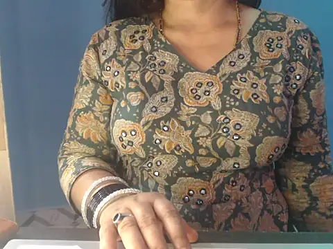 Snapshot of Jannat_ji chatting on June 6, 12:43 pm Jannat ji online show from June 6, 12:43 pm