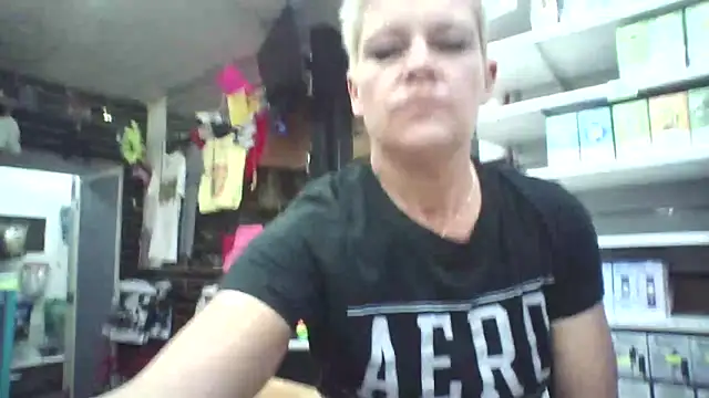 Snapshot of jadegilf1 chatting on April 18, 1:48 pm jadegilf1 online show from April 18, 1:48 pm