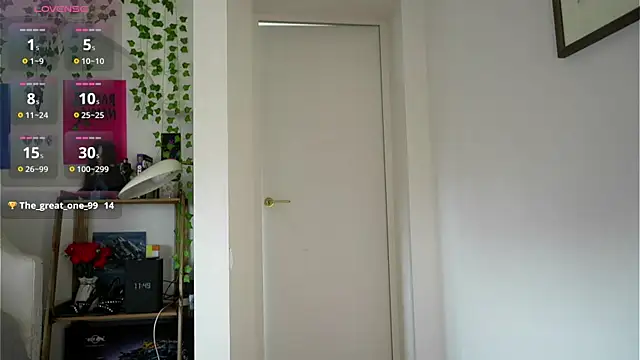 Snapshot of EvaLung777 chatting on June 3, 8:50 am EvaLung777 online show from June 3, 8:50 am