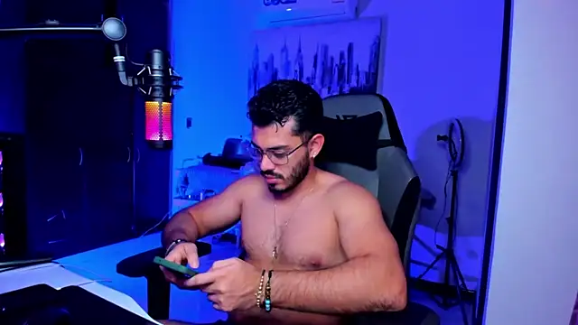 BrunoD31 online show from December 16, 4:50 am