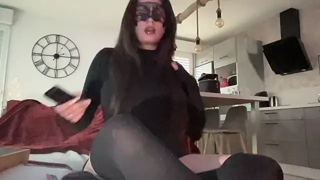 Snapshot of DominaCat75 chatting on December 19, 1:07 pm DominaCat75 online show from December 19, 1:07 pm