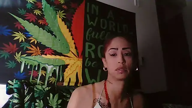 Snapshot of SexiiiMexiii chatting on December 3, 5:45 pm SexiiiMexiii online show from December 3, 5:45 pm