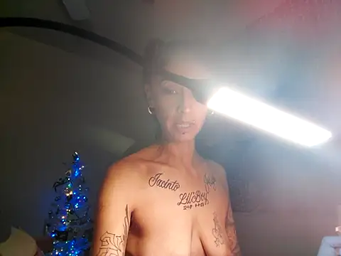 Snapshot of SexiiiMexiii chatting on January 19, 2:57 am SexiiiMexiii online show from January 19, 2:57 am