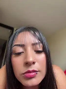 Snapshot of missycanoo chatting on April 21, 8:23 pm missycanoo online show from April 21, 8:23 pm
