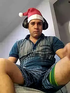 Snapshot of CRISTHIAN_GREY01 chatting on December 3, 6:28 pm CRISTHIAN GREY01 online show from December 3, 6:28 pm