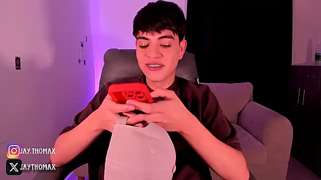 Snapshot of JaycoThomas chatting on October 3, 12:29 am JaycoThomas online show from October 3, 12:29 am