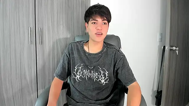 Snapshot of JaycoThomas chatting on December 20, 8:38 pm JaycoThomas online show from December 20, 8:38 pm