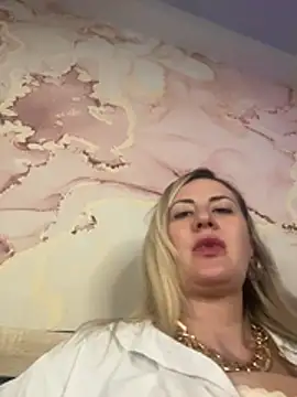 Snapshot of LanaShockk chatting on July 5, 4:25 pm LanaShockk online show from July 5, 4:25 pm