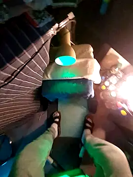 Snapshot of One_Dave_darbi96 chatting on November 23, 3:56 pm One Dave darbi96 online show from November 23, 3:56 pm