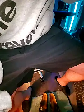 Snapshot of One_Dave_darbi96 chatting on December 16, 5:29 pm One Dave darbi96 online show from December 16, 5:29 pm