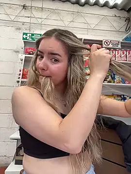 imlindapink online show from February 9, 5:28 pm