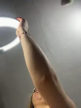 imlindapink online show from March 6, 9:22 pm