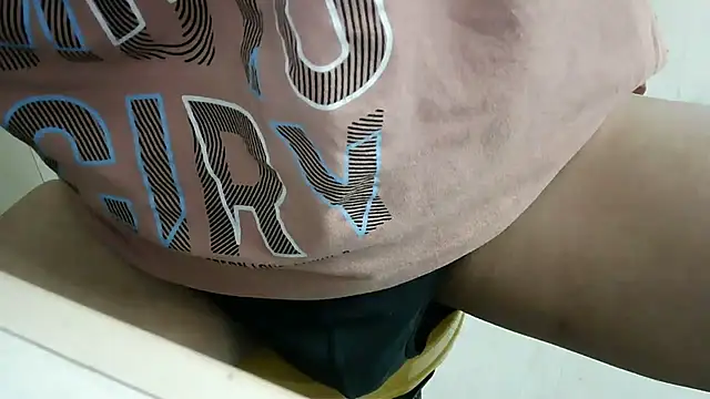 XiaoGuoGuo284512 online show from January 31, 2:28 pm