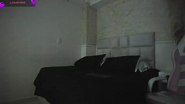 Snapshot of JulietaKane chatting on July 22, 8:44 pm JulietaKane online show from July 22, 8:44 pm