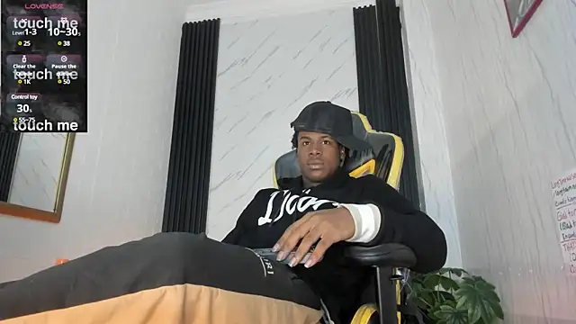 Snapshot of TOWERS21_ chatting on January 3, 8:32 pm TOWERS21 online show from January 3, 8:32 pm